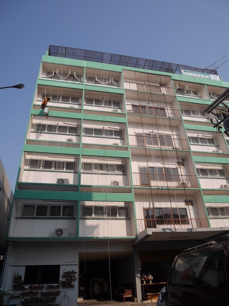 Pakchong Phubade Hotel Exterior photo
