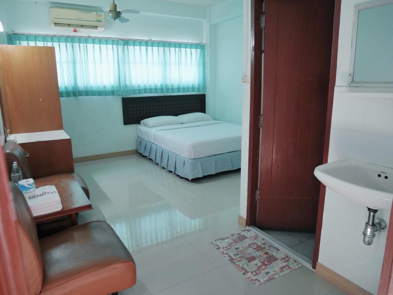 Pakchong Phubade Hotel Exterior photo